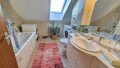Badezimmer zu Fenster