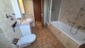 Badezimmer zu Tür